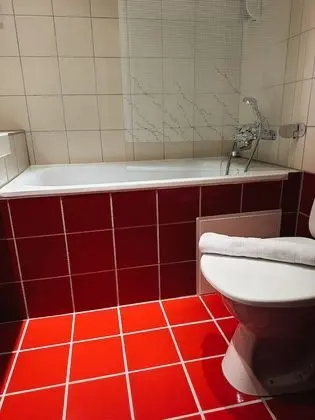 Basic Tek Büyük Yataklı Oda