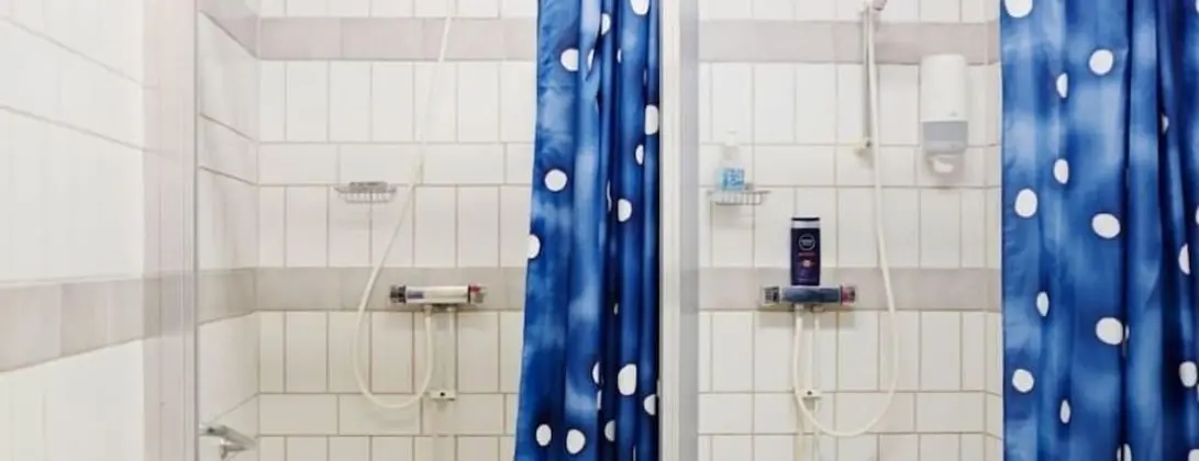 Tek Kişilik Oda, Ortak Banyo