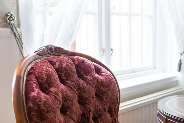 Economy Tek Büyük Yataklı Oda, 1 Çift Kişilik Yatak (Small Queen Bed)