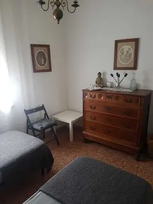 Tek Büyük Yataklı Oda, Ortak Banyo