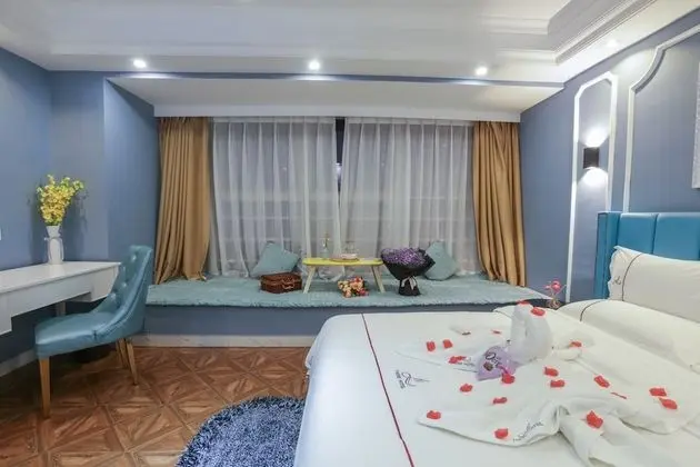 Business Tek Büyük Yataklı Oda