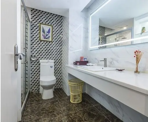 Business Tek Büyük Yataklı Oda