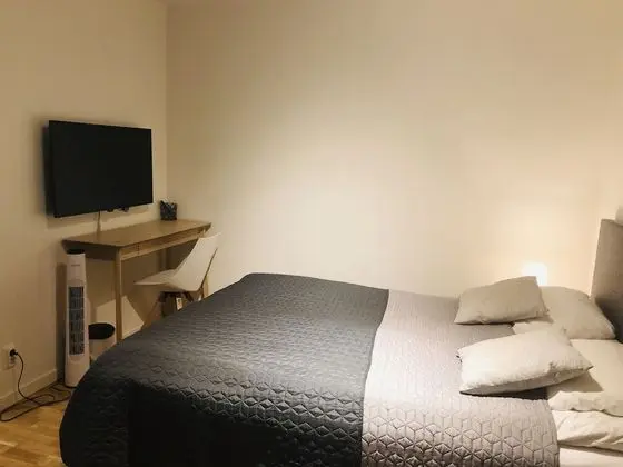 Tek Büyük Yataklı Oda, Penceresiz