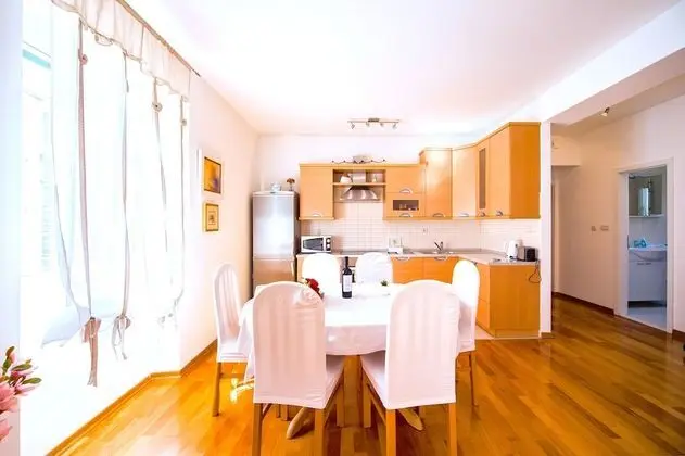 Exclusive Apart Daire, Avlu Manzaralı