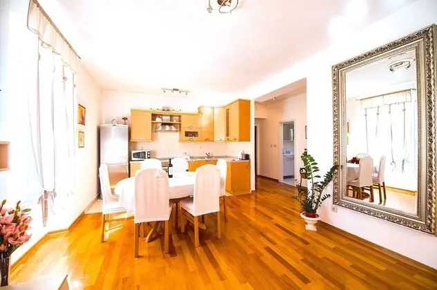 Exclusive Apart Daire, Avlu Manzaralı