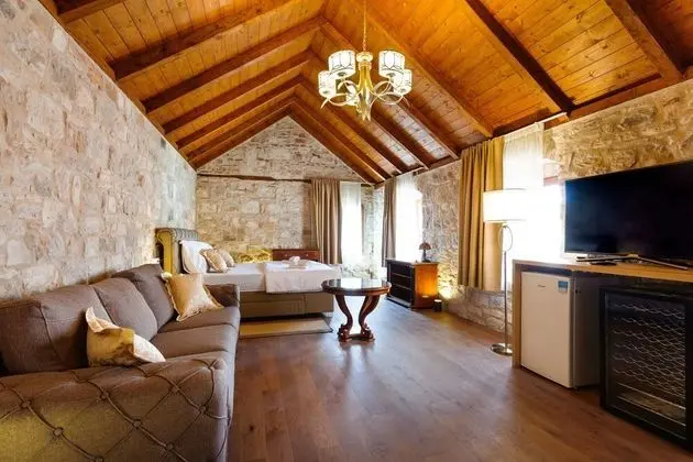 Çatı Katı Süiti (Penthouse) (Peristil)