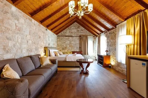Çatı Katı Süiti (Penthouse) (Peristil)
