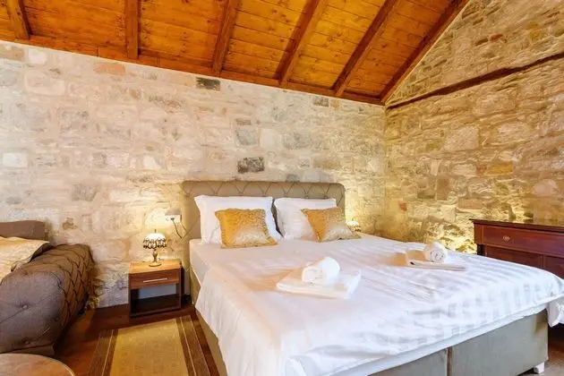 Çatı Katı Süiti (Penthouse) (Peristil)