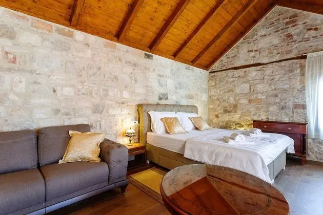 Çatı Katı Süiti (Penthouse) (Peristil)