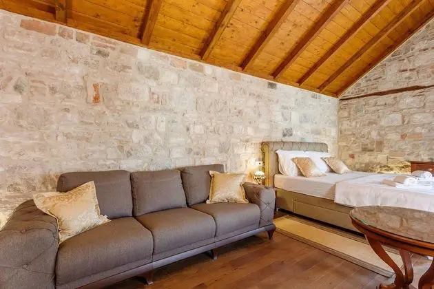 Çatı Katı Süiti (Penthouse) (Peristil)