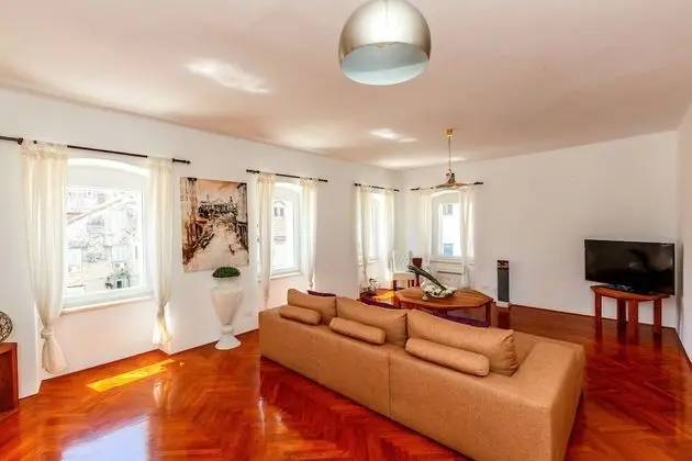 Luxury Apart Daire, Deniz Manzaralı (Piazza Penthouse)