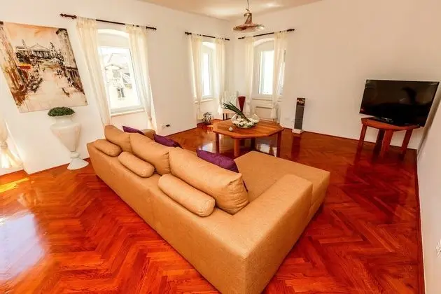 Luxury Apart Daire, Deniz Manzaralı (Piazza Penthouse)