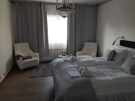 Standard Oda (Lake or Courtyard view)