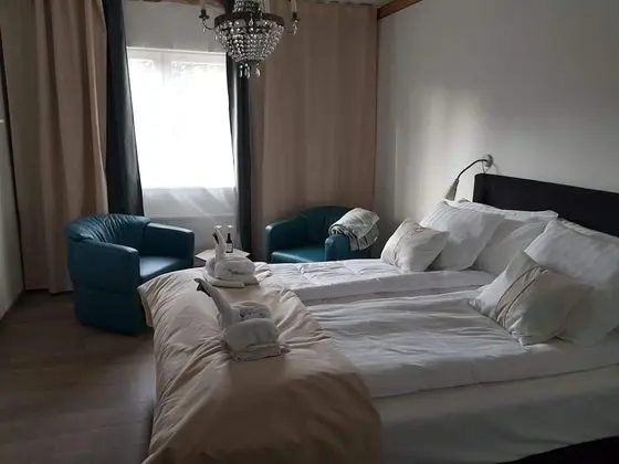 Standard Oda (Lake or Courtyard view)