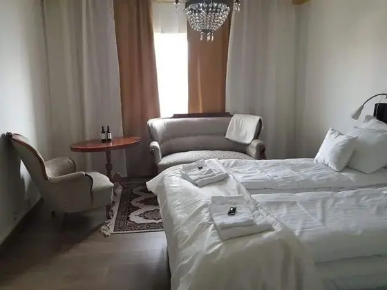 Standard Oda (Lake or Courtyard view)