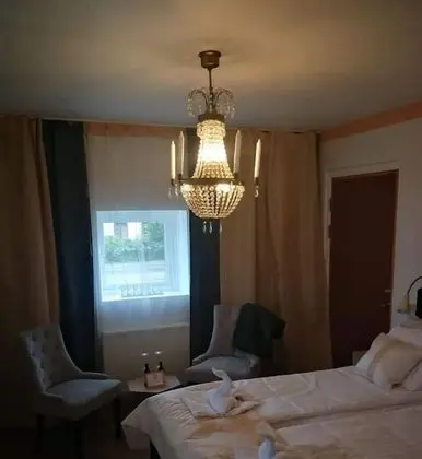 Standard Oda (Lake or Courtyard view)