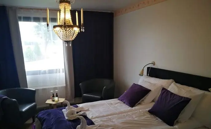 Standard Oda (Lake or Courtyard view)