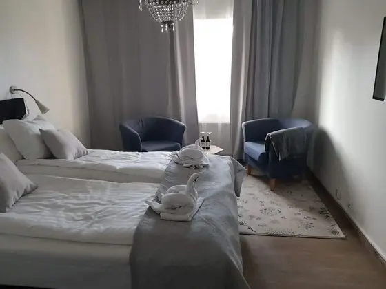 Standard Oda (Lake or Courtyard view)