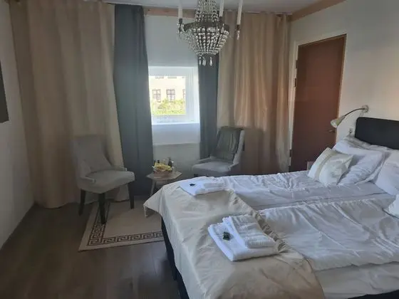 Standard Oda (Lake or Courtyard view)