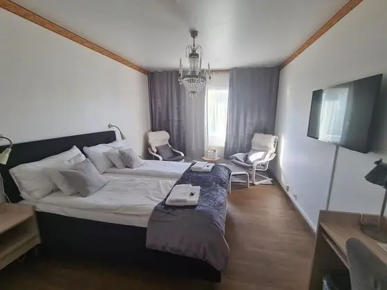 Standard Oda (Lake or Courtyard view)