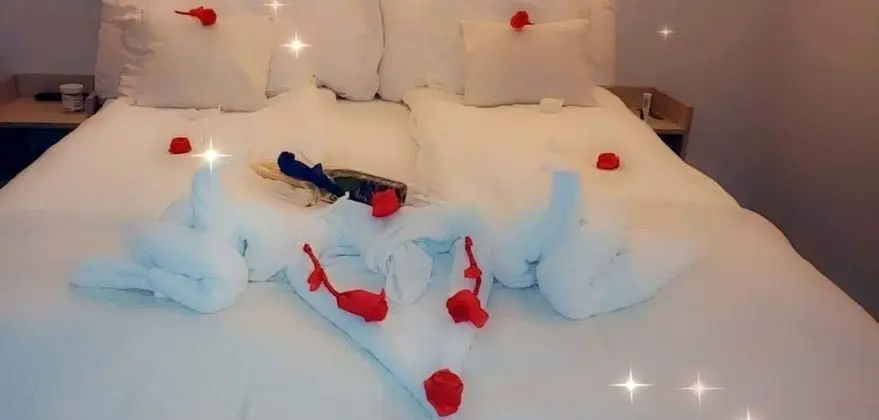 Standard Oda (Lake or Courtyard view)