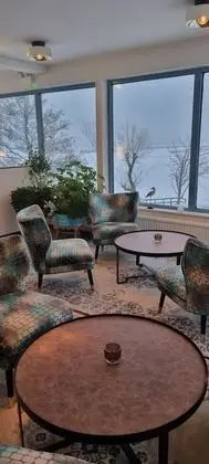 Standard Oda (Lake or Courtyard view)