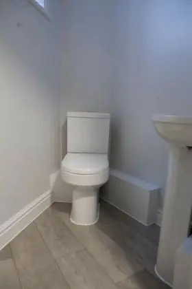 Basic Üç Kişilik Oda, Ortak Banyo