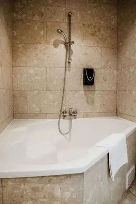 Classic Tek Büyük Yataklı Oda