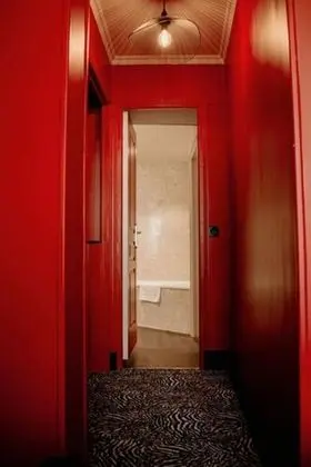 Classic Tek Büyük Yataklı Oda