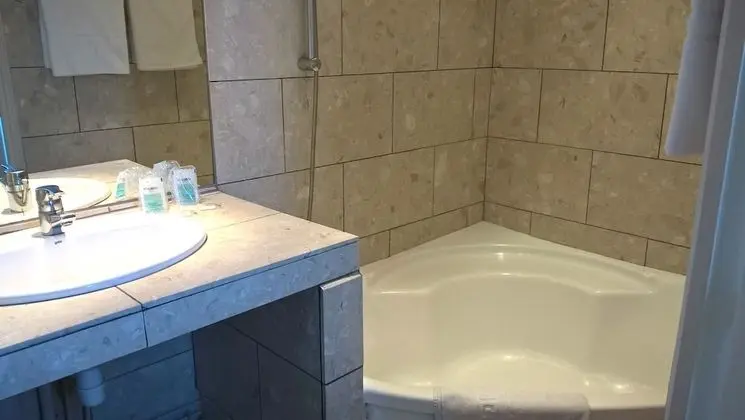 Classic Tek Büyük Yataklı Oda