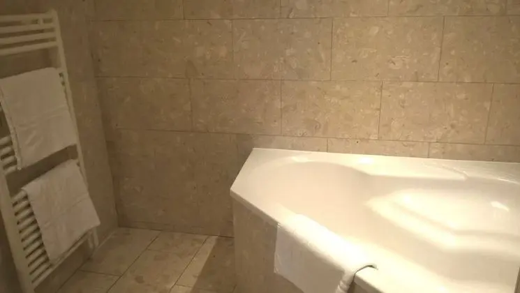 Classic Tek Büyük Yataklı Oda