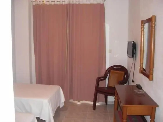 Tek Büyük Yataklı Oda, 2 Tek Kişilik Yatak