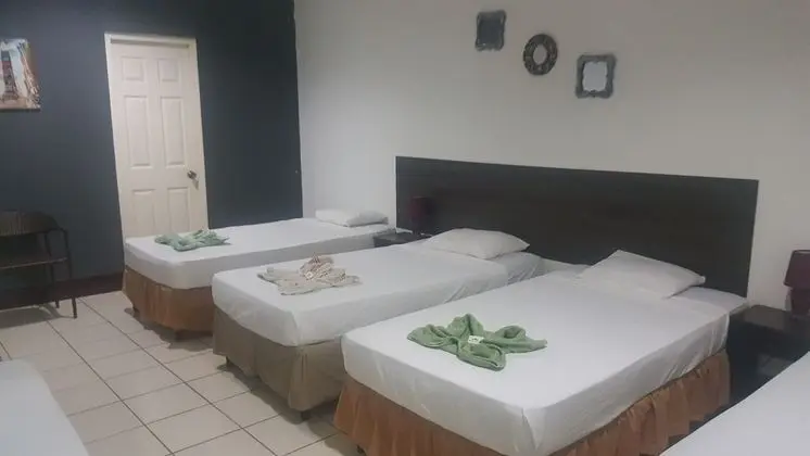 Üç Kişilik Oda