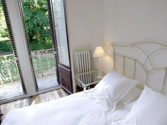 Tek Büyük veya İki Ayrı Yataklı Oda, Banyolu/Duşlu (Chambre 2)