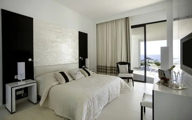 Legend Suite, ground floor
