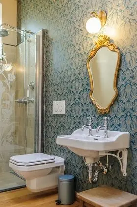 Standard Tek Büyük Yataklı Oda, Bahçe Manzaralı