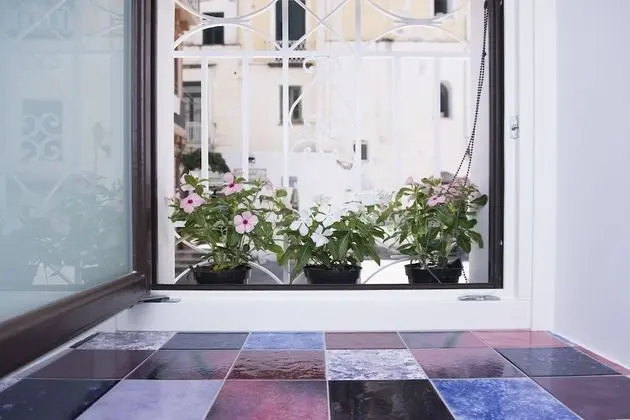 Junior Süit, Balkon