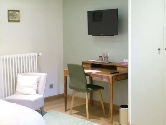 Tek Büyük Yataklı Oda, Banyolu/Duşlu (La chambre Coulanges)