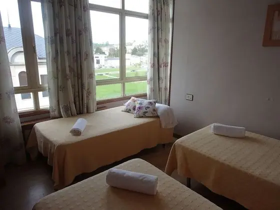 Üç Kişilik Oda