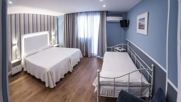 Standard Tek Büyük veya İki Ayrı Yataklı Oda, Teras
