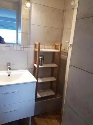 Traditional Apart Daire, Banyolu/Duşlu, Deniz Manzaralı (La Bassure de Baas)