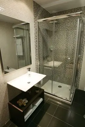 Büyük Yataklı Tek Kişilik Oda