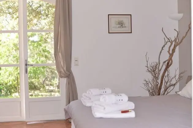 Üç Kişilik Oda, Sigara İçilmez, Zemin Kat