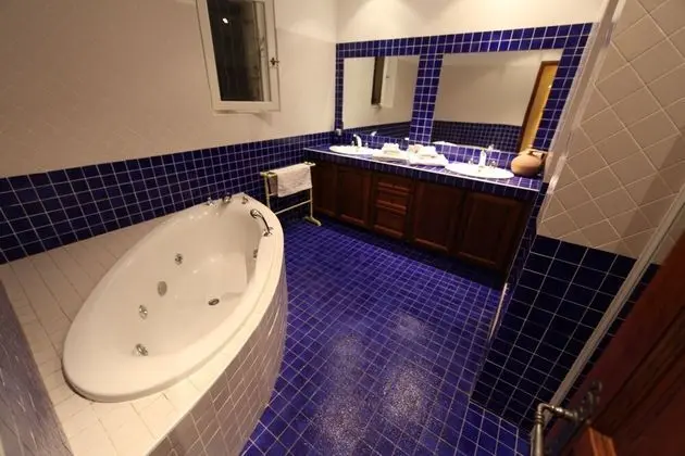 Üç Kişilik Oda, Sigara İçilmez, Zemin Kat