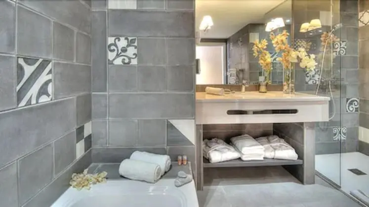 Oda, Teras (Privilege)