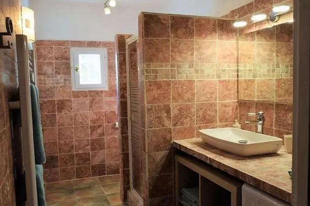 Kır Evi, Özel Banyo, Bahçe Manzaralı