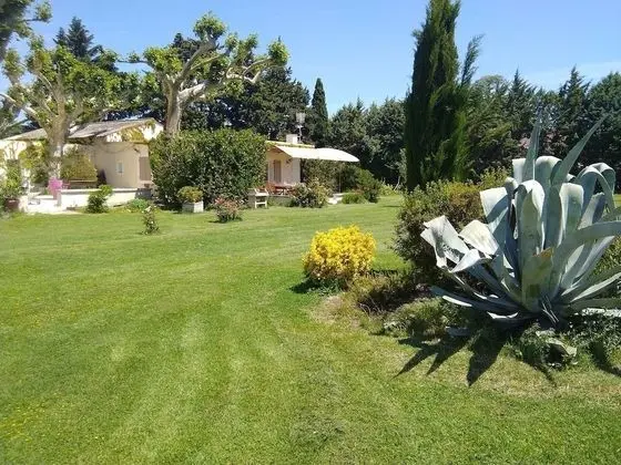 Kır Evi, Özel Banyo, Bahçe Manzaralı