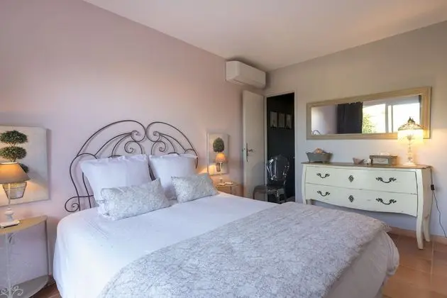 Deluxe Tek Büyük Yataklı Oda, Teras, Bahçe Manzaralı (Tourterelles)