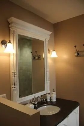 Tek Büyük Yataklı Oda, Havuz Manzaralı (La Garrigue)