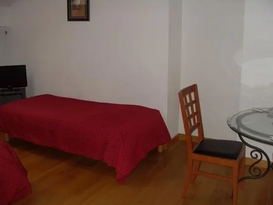 Üç Kişilik Oda
